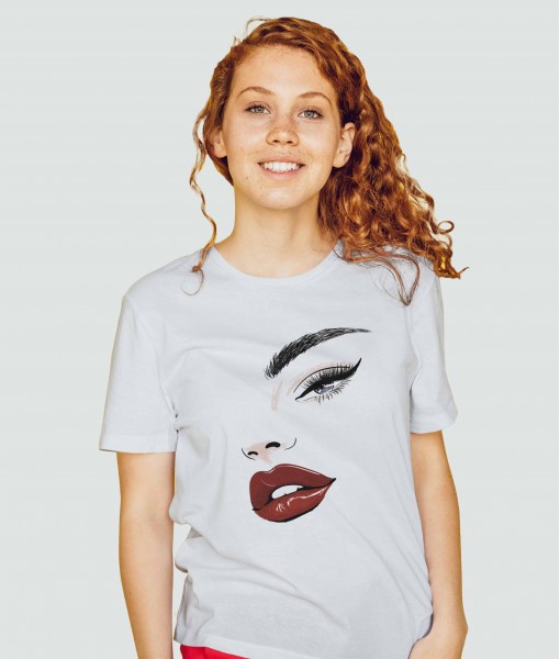 Дамска тениска с щампа Арт Sensual face with red juicy lips